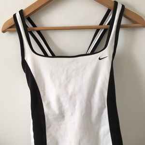 Nike cross back tanktop
